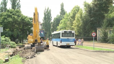 Baktai út - buszöböl felújítás