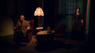 Ősbemutató a színházban