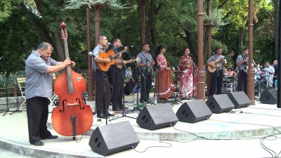 Zenepavilon az Érsekkertben