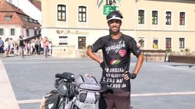 Szabó Ádám kerékpárral kerülte meg a Földet