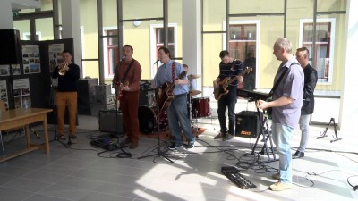 Zenészek támogatása