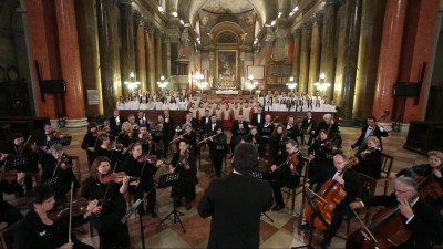 Himnuszfelvétel a bazilikában