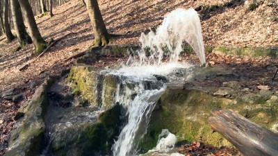 Feltört a Vöröskő-forrás vize